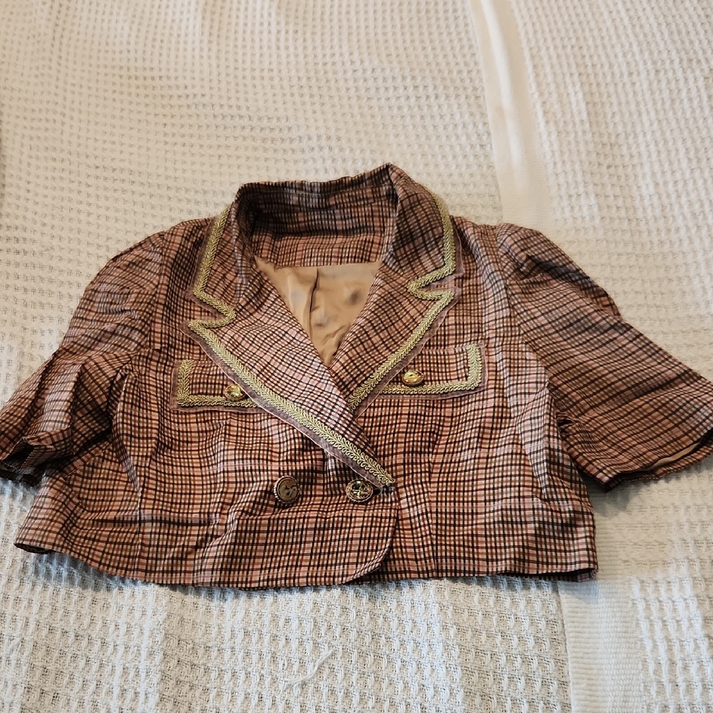Chic Brown Plaid Cropped Blazer